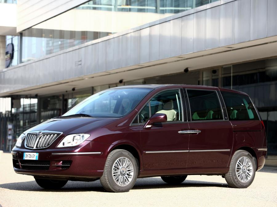  Lancia Phedra 2008 года  (фото 14 из 16)